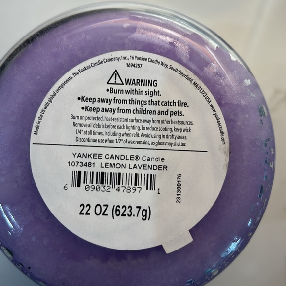 Sand + Paws 2-wick and Yankee candle - Picture 8 of 8